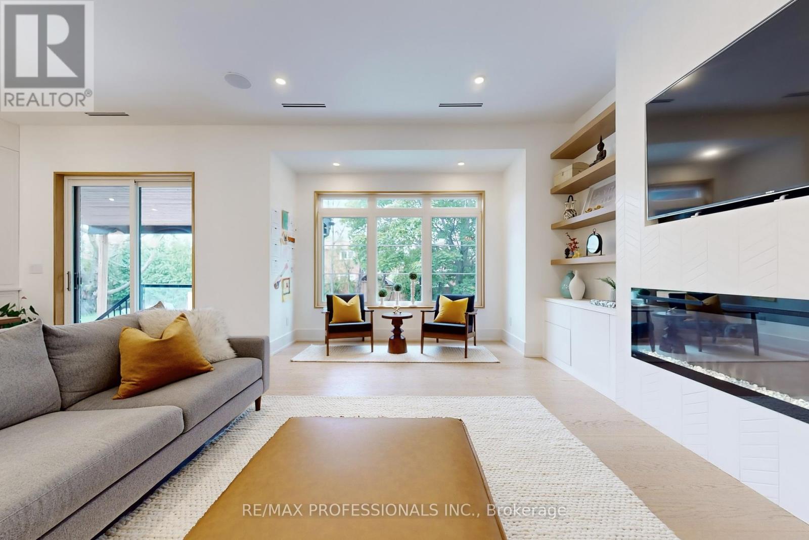 2615 Whaley Drive, Mississauga, Ontario  L5B 1X1 - Photo 10 - W12428460