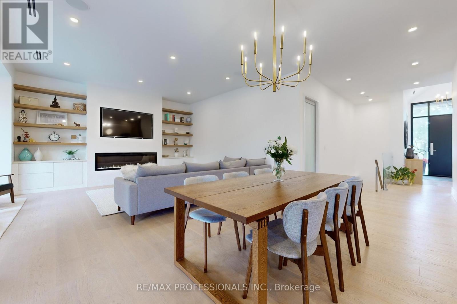 2615 Whaley Drive, Mississauga, Ontario  L5B 1X1 - Photo 9 - W12428460