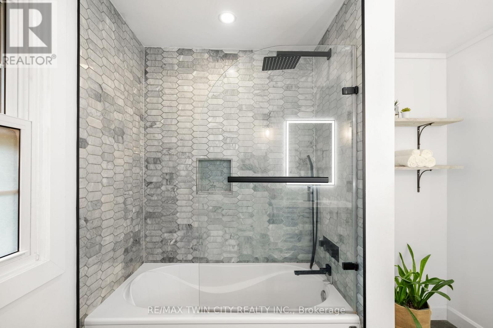 296 Edgehill Drive, Kitchener, Ontario  N2P 2C9 - Photo 35 - X12435022