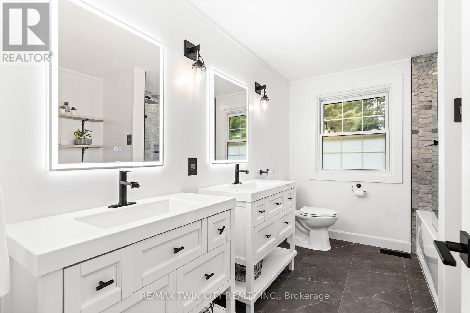 296 Edgehill Drive, Kitchener, Ontario  N2P 2C9 - Photo 34 - X12435022