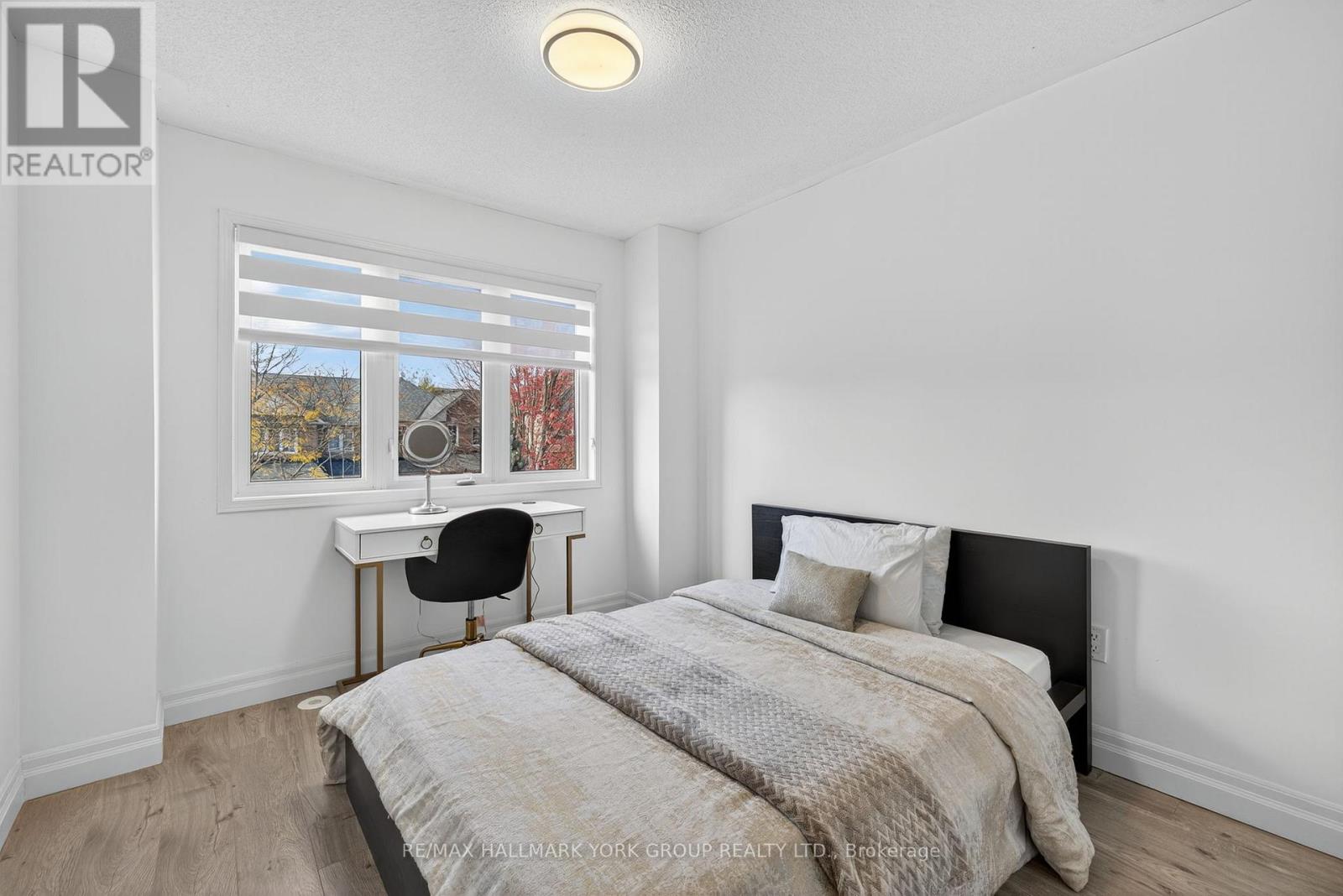 241 Coleridge Drive, Newmarket, Ontario  L3X 2T6 - Photo 10 - N12492898