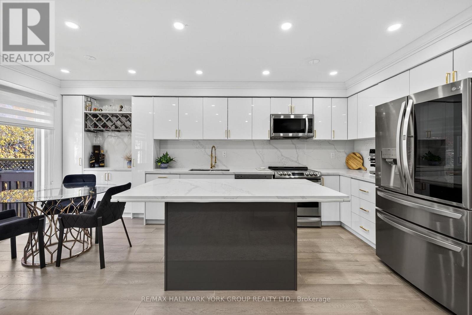 241 Coleridge Drive, Newmarket, Ontario  L3X 2T6 - Photo 5 - N12492898