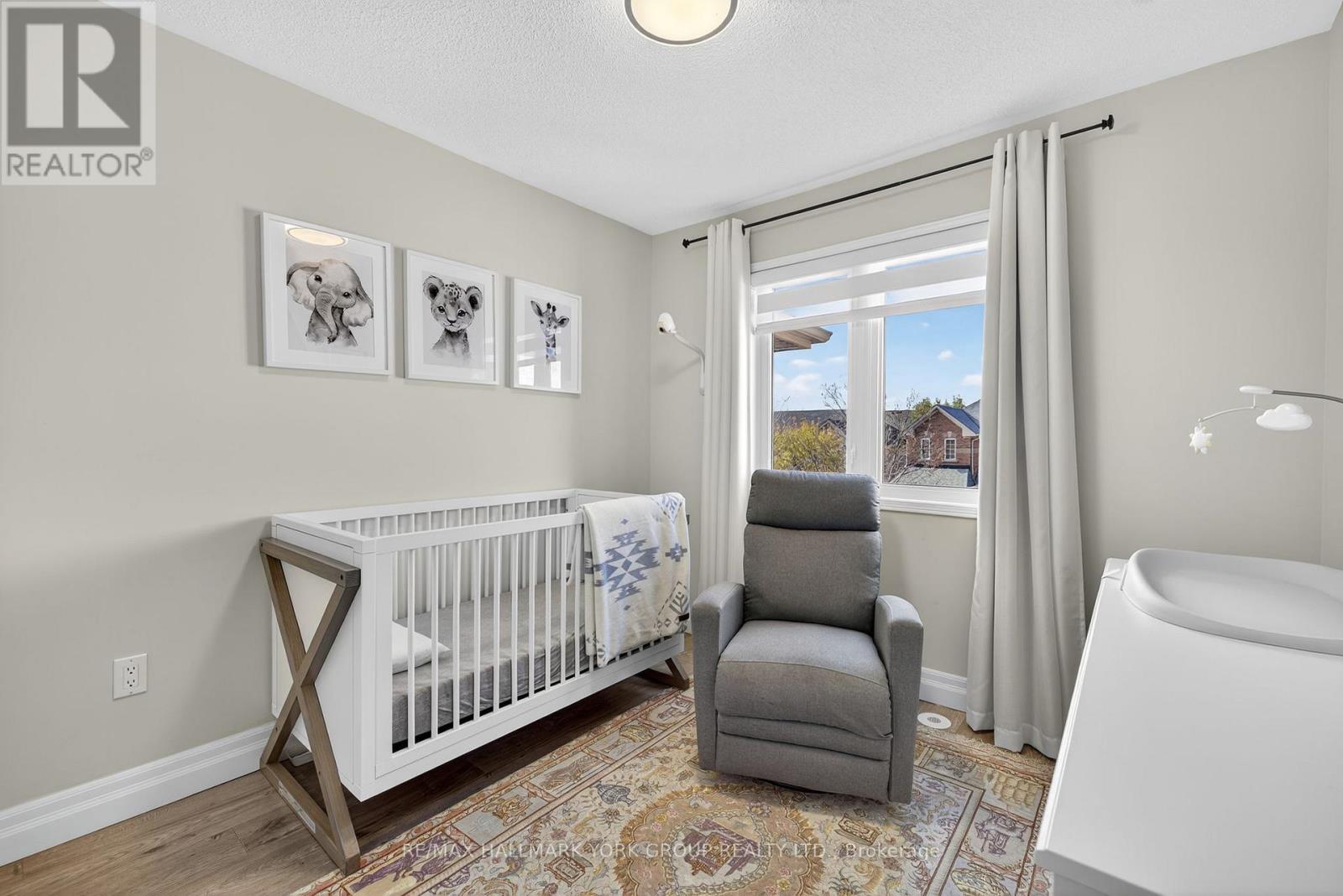 241 Coleridge Drive, Newmarket, Ontario  L3X 2T6 - Photo 9 - N12492898