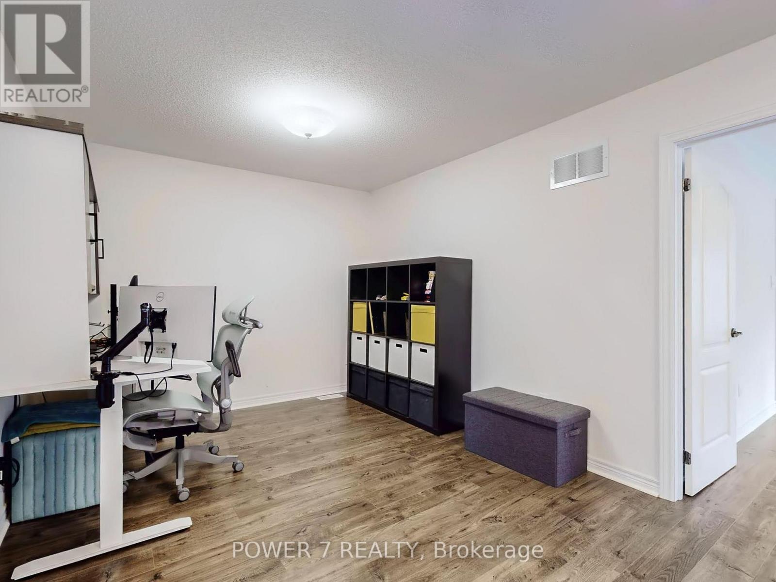 180 Woodspring Avenue, Newmarket, Ontario  L3X 3J4 - Photo 24 - N12492932