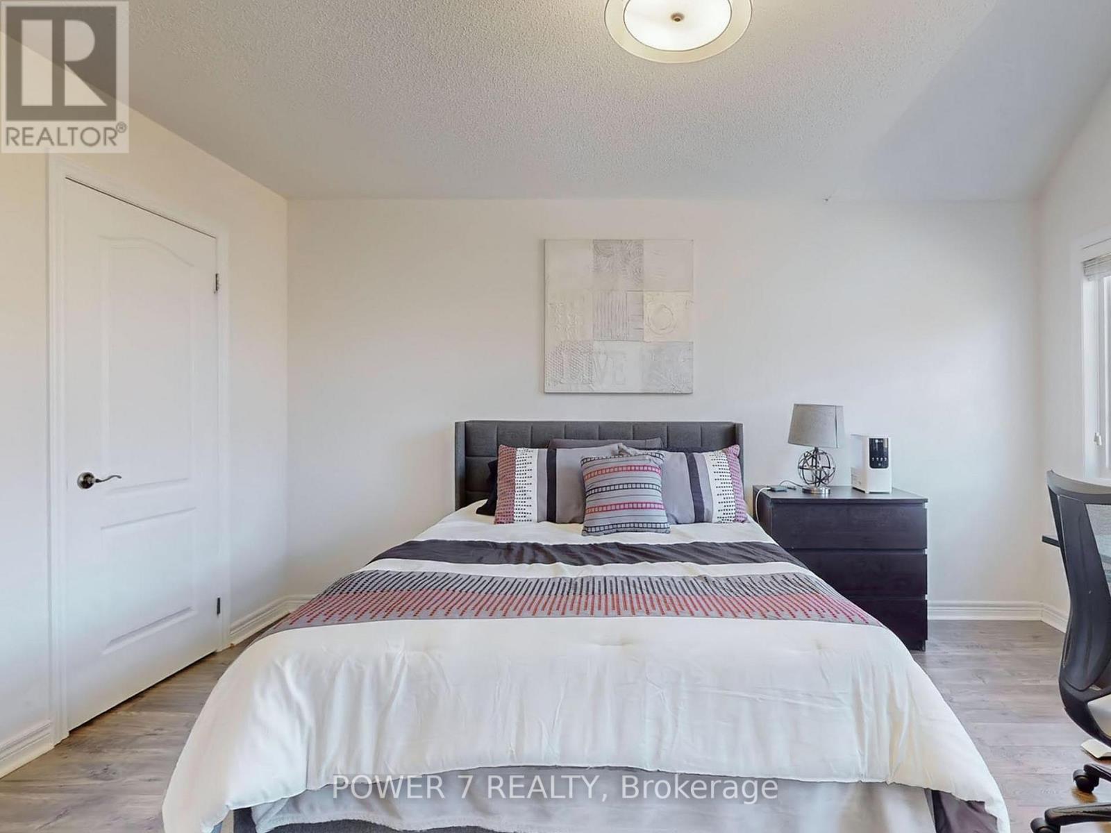 180 Woodspring Avenue, Newmarket, Ontario  L3X 3J4 - Photo 34 - N12492932