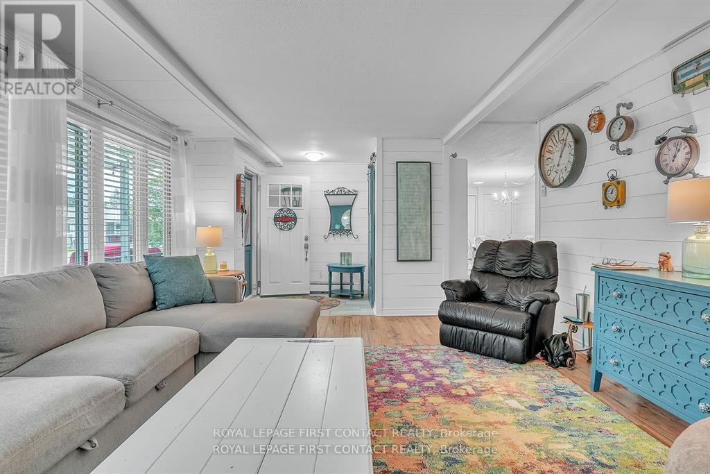 2 Nature Trail, Innisfil, Ontario  L9S 1K7 - Photo 5 - N12492956