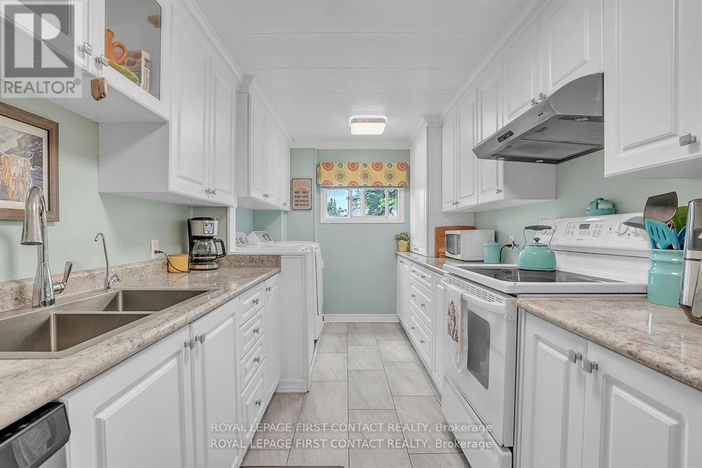 2 Nature Trail, Innisfil, Ontario  L9S 1K7 - Photo 7 - N12492956