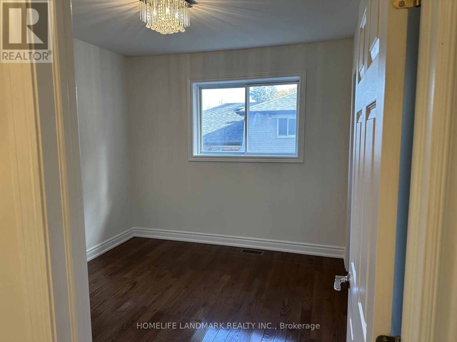 85 Aurora Heights Drive, Aurora, Ontario  L4G 2X1 - Photo 16 - N12492976