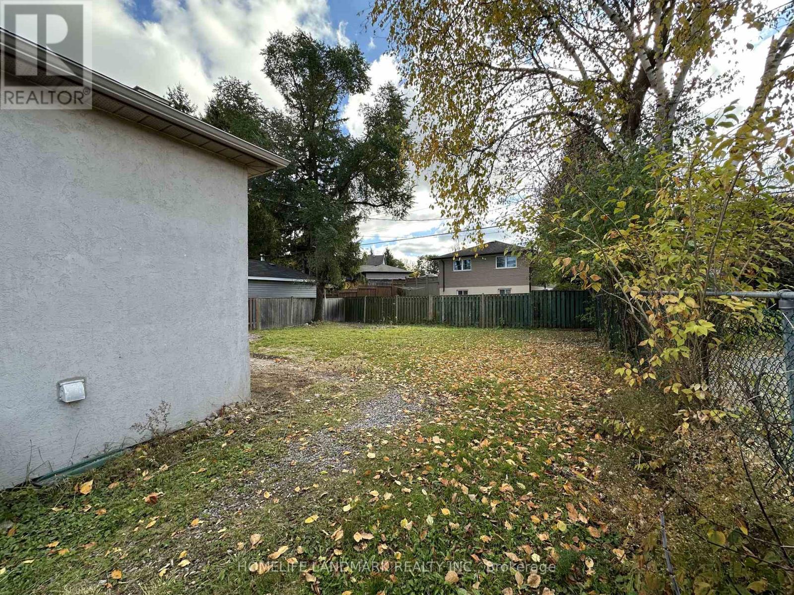 85 Aurora Heights Drive, Aurora, Ontario  L4G 2X1 - Photo 17 - N12492976