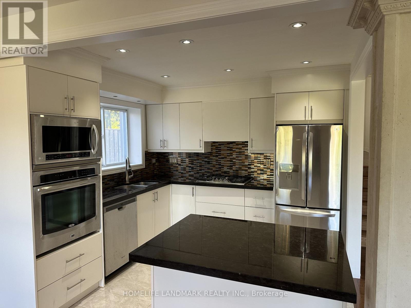 85 Aurora Heights Drive, Aurora, Ontario  L4G 2X1 - Photo 7 - N12492976