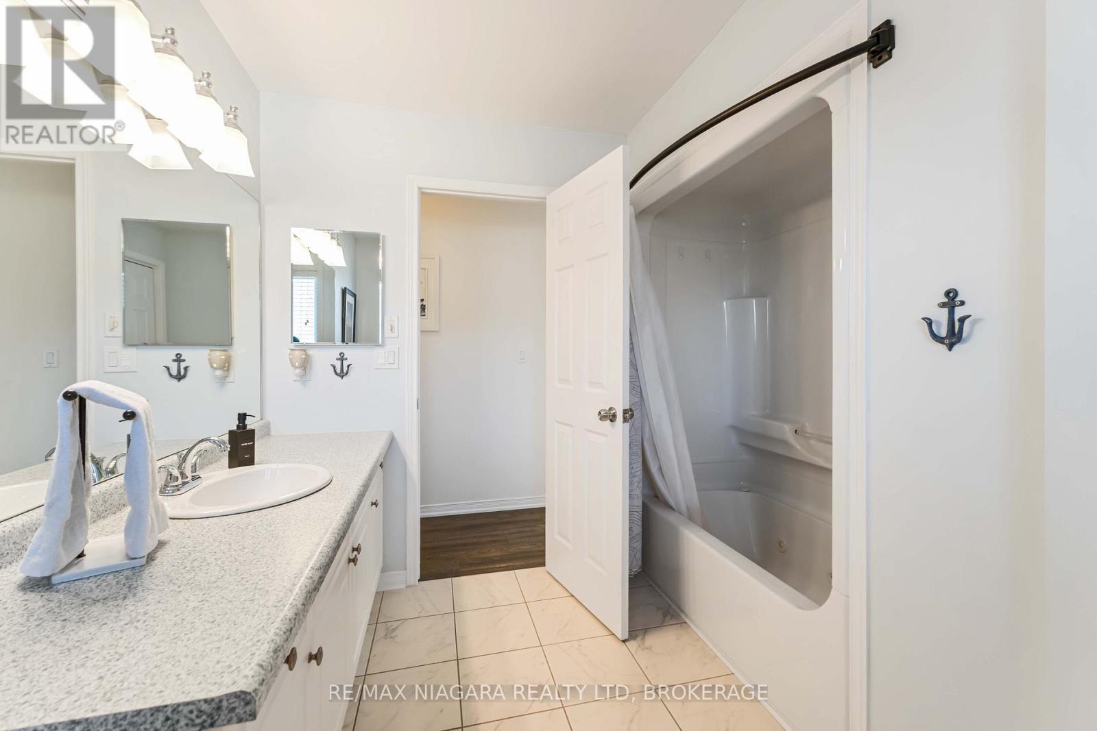 29 Talbot Avenue, Welland, Ontario  L3B 6E9 - Photo 18 - X12493080