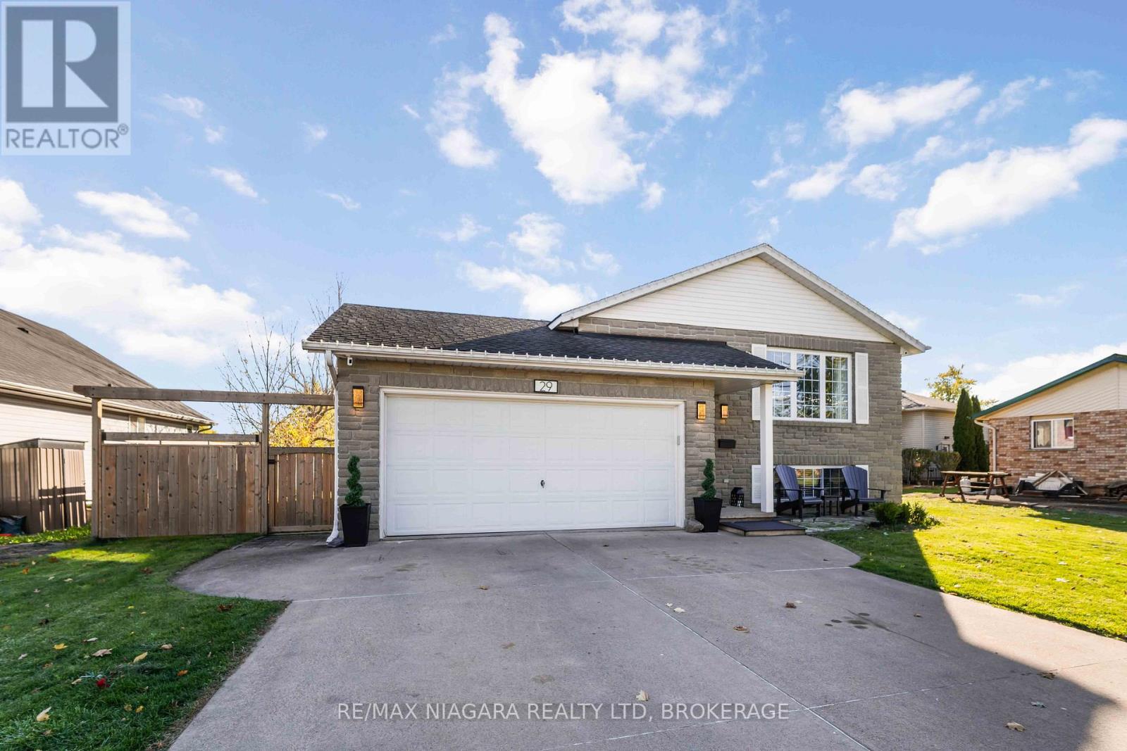 29 Talbot Avenue, Welland, Ontario  L3B 6E9 - Photo 39 - X12493080