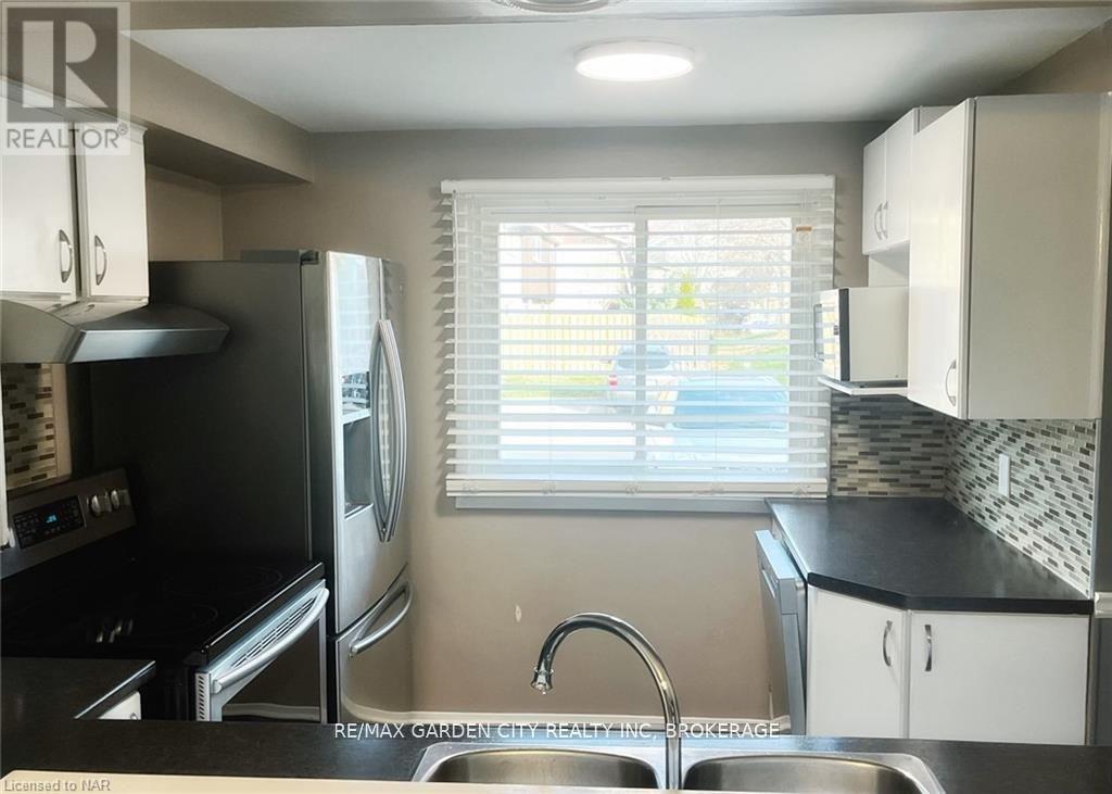 53 - 50 Lakeshore Road, St. Catharines, Ontario  L2N 6P8 - Photo 2 - X12493206