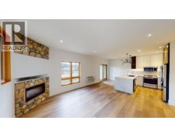 7291 PROSPECTOR Avenue Unit# 401, radium hot springs, British Columbia