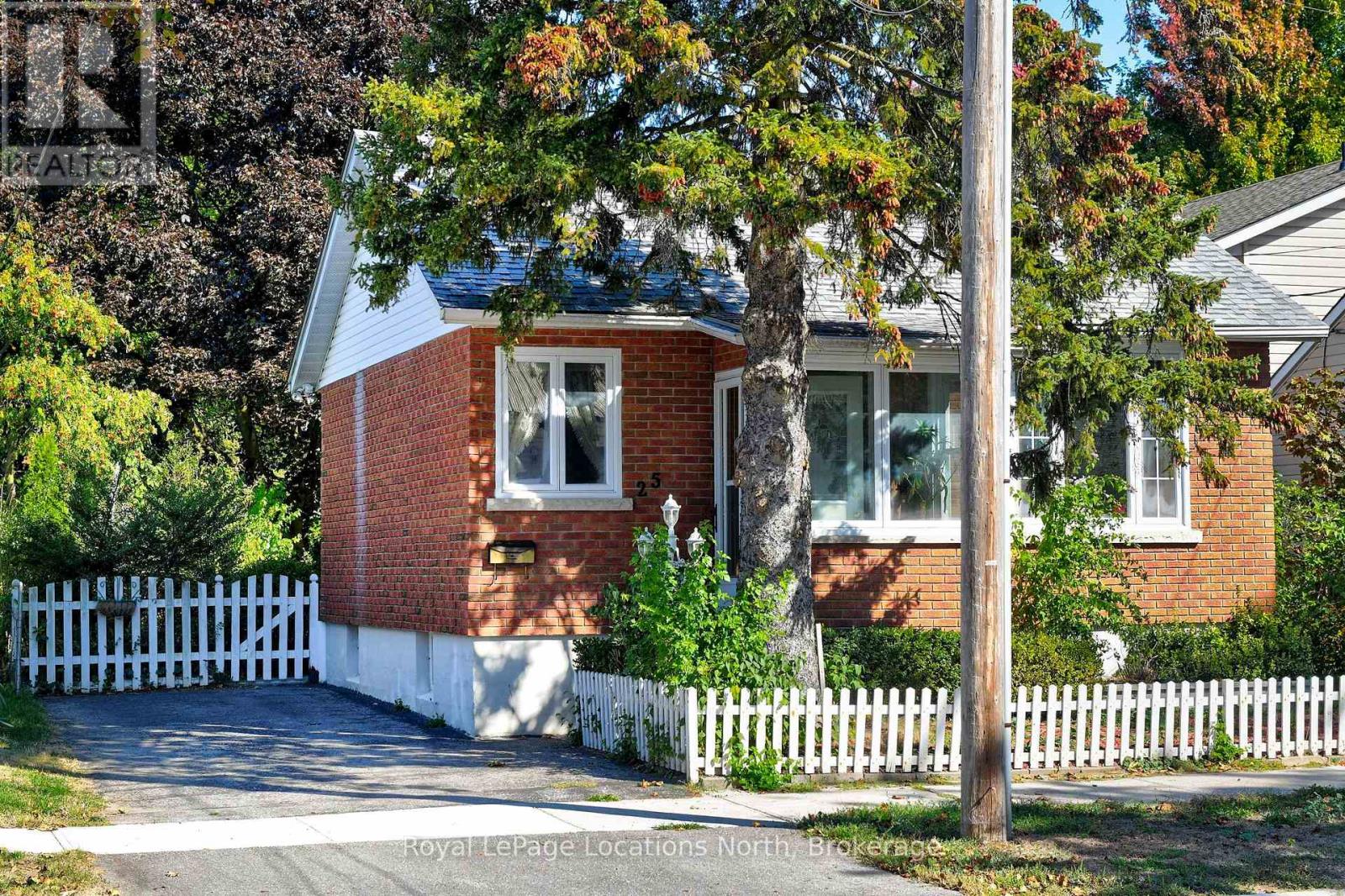 25 Ninth Street, Collingwood, Ontario  L9Y 2E9 - Photo 2 - S12493088