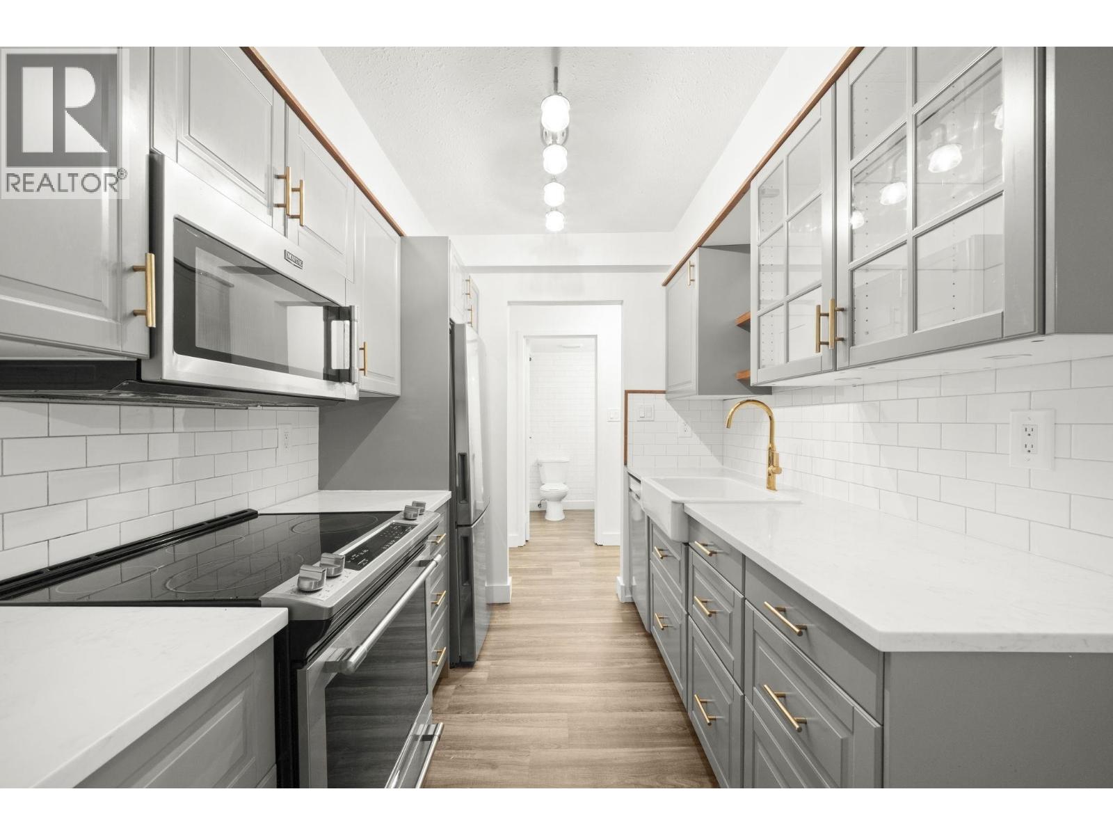 110 9847 Manchester Drive, Burnaby, British Columbia  V3N 4P4 - Photo 6 - R3063063