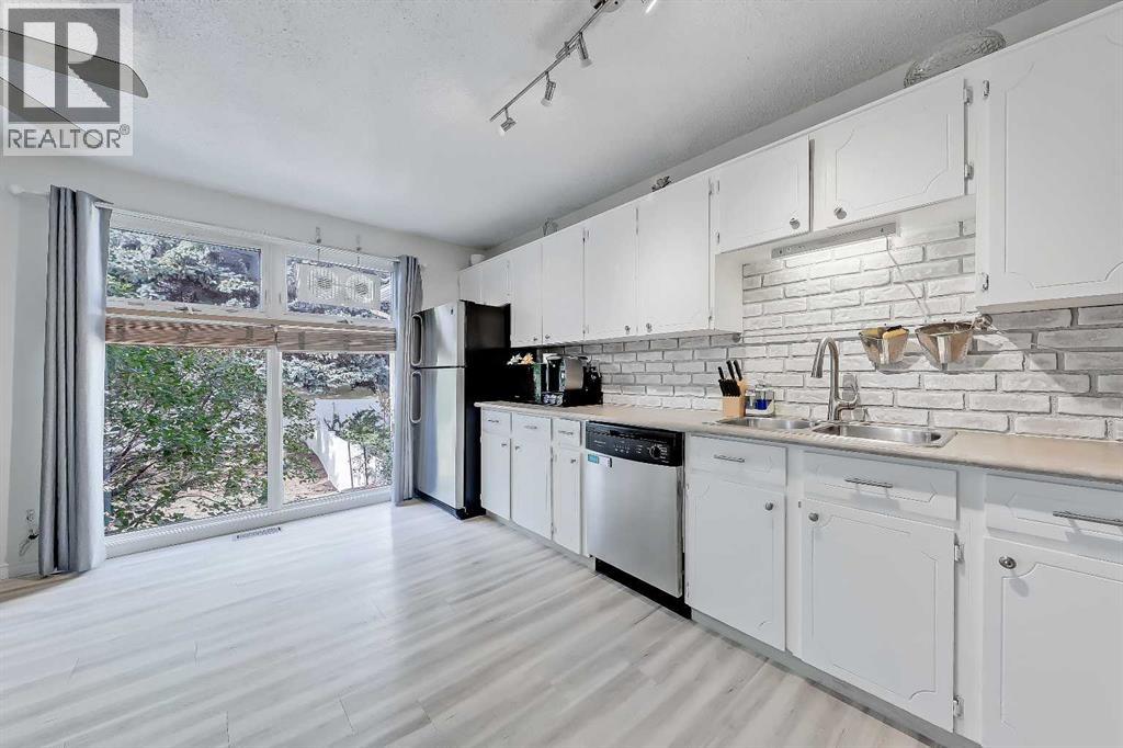 102 Sabrina Road Sw, Calgary, Alberta  T2W 2T1 - Photo 6 - A2262585