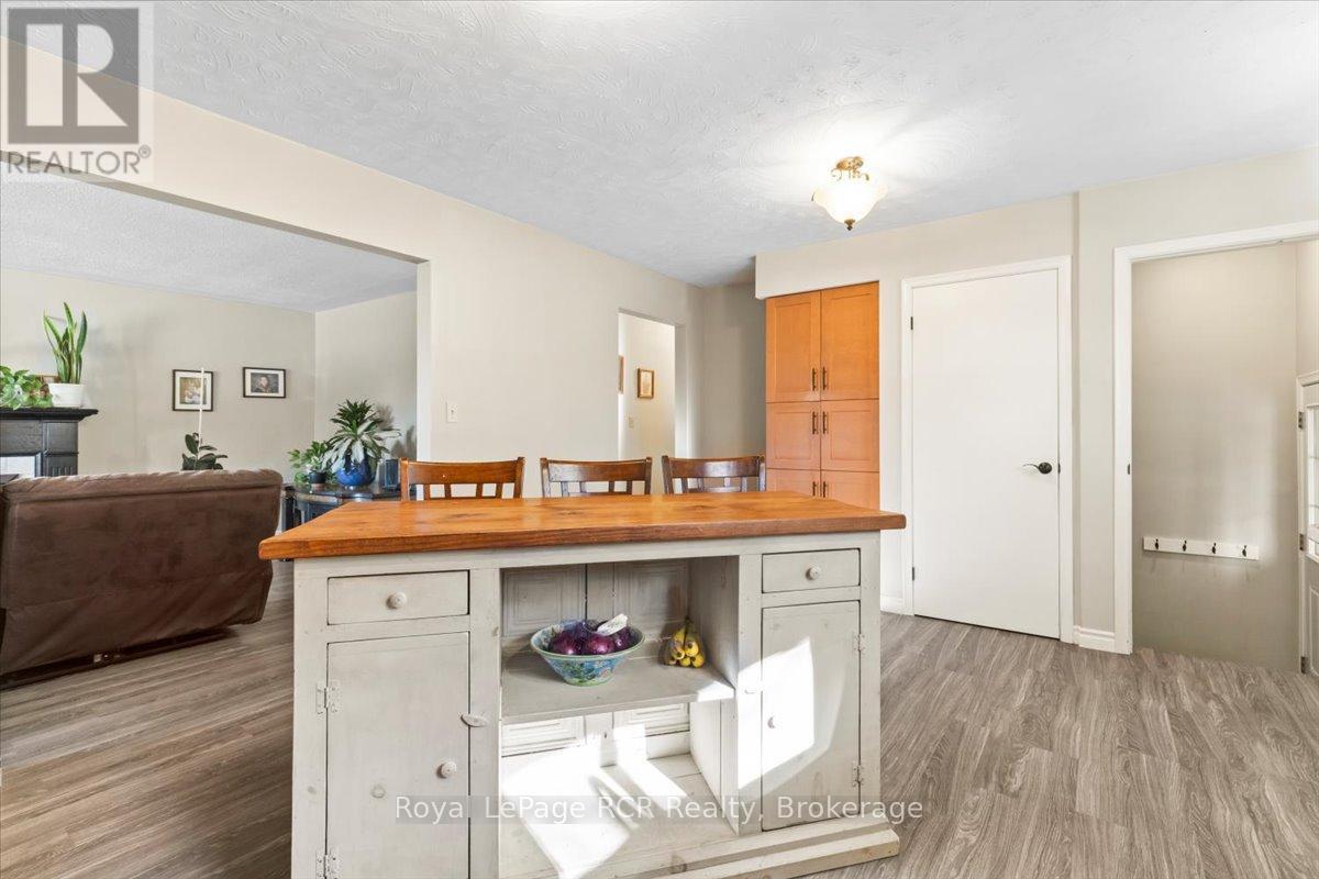 579 19th Avenue, Hanover, Ontario  N4N 3G4 - Photo 12 - X12493162