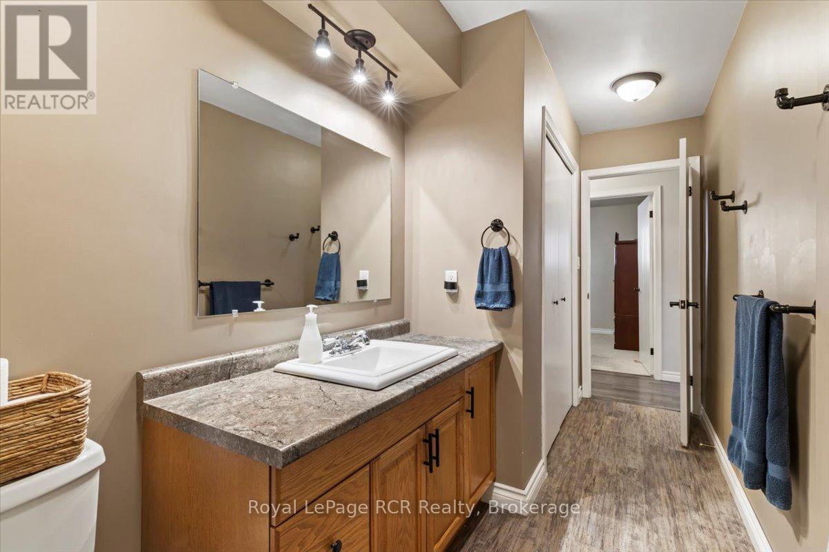 579 19th Avenue, Hanover, Ontario  N4N 3G4 - Photo 15 - X12493162