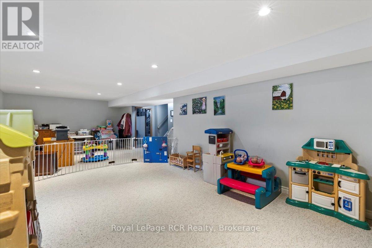 579 19th Avenue, Hanover, Ontario  N4N 3G4 - Photo 20 - X12493162