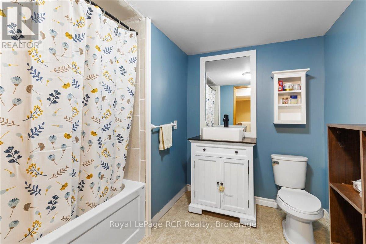 579 19th Avenue, Hanover, Ontario  N4N 3G4 - Photo 21 - X12493162