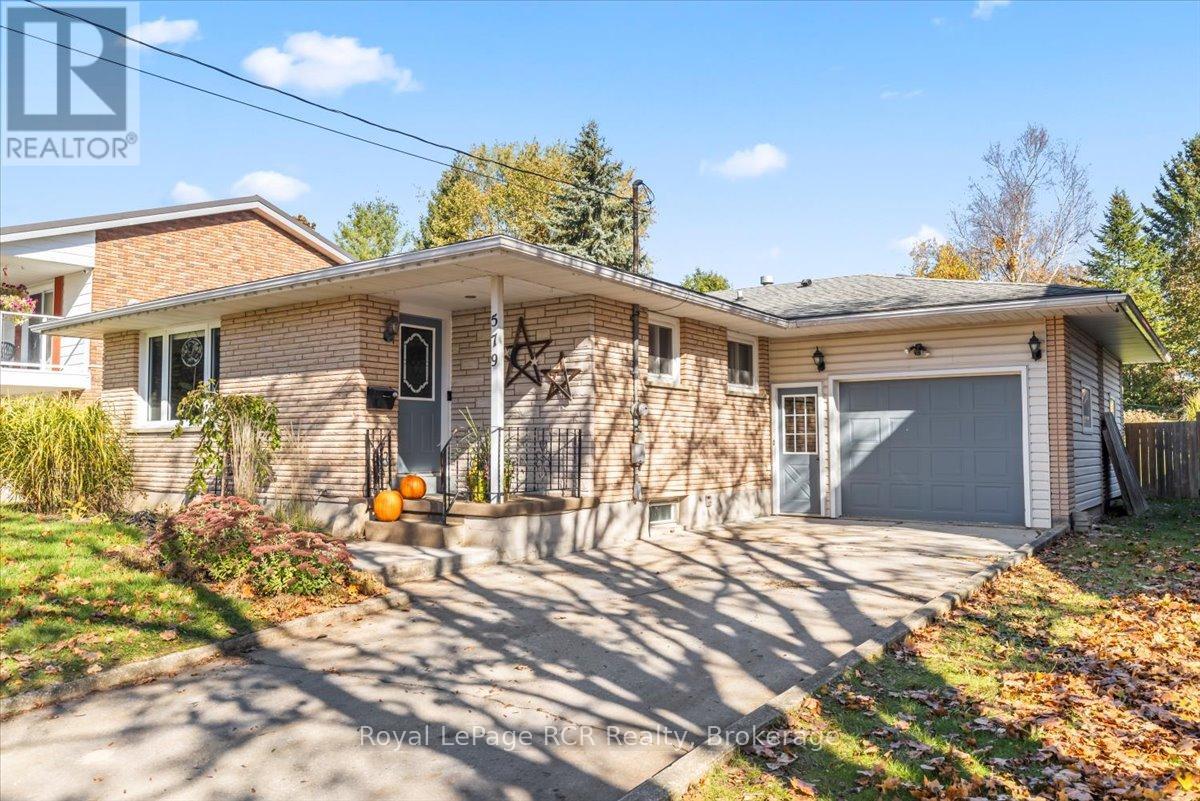 579 19th Avenue, Hanover, Ontario  N4N 3G4 - Photo 3 - X12493162