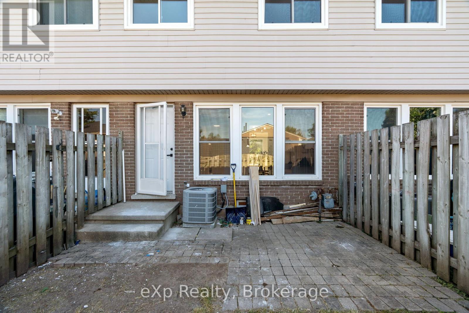 38 - 88 Avonwood Drive, Stratford, Ontario  N4Z 1B3 - Photo 34 - X12493168