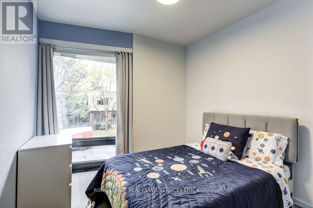 373 Sorauren Avenue, Toronto, Ontario  M6R 0A4 - Photo 16 - W12492866