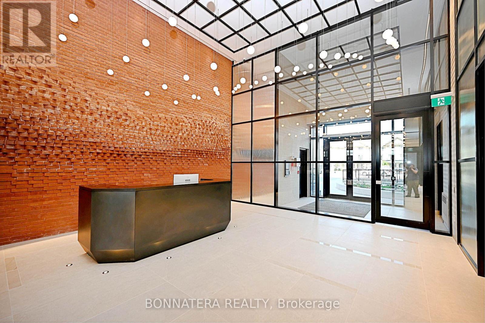 626 - 3200 William Coltson Avenue, Oakville, Ontario  L6H 7C2 - Photo 8 - W12492902