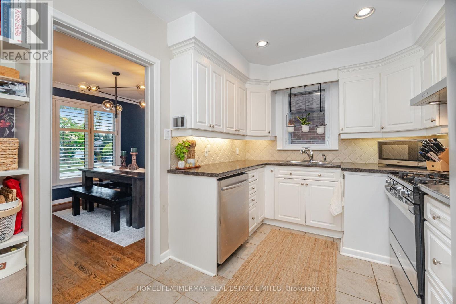 66 Mooreshead Drive, Toronto, Ontario  M9C 2S3 - Photo 11 - W12492936