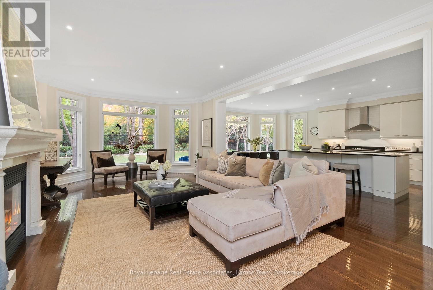 562 Gladwyne Court, Mississauga, Ontario  L5H 4L4 - Photo 12 - W12492952