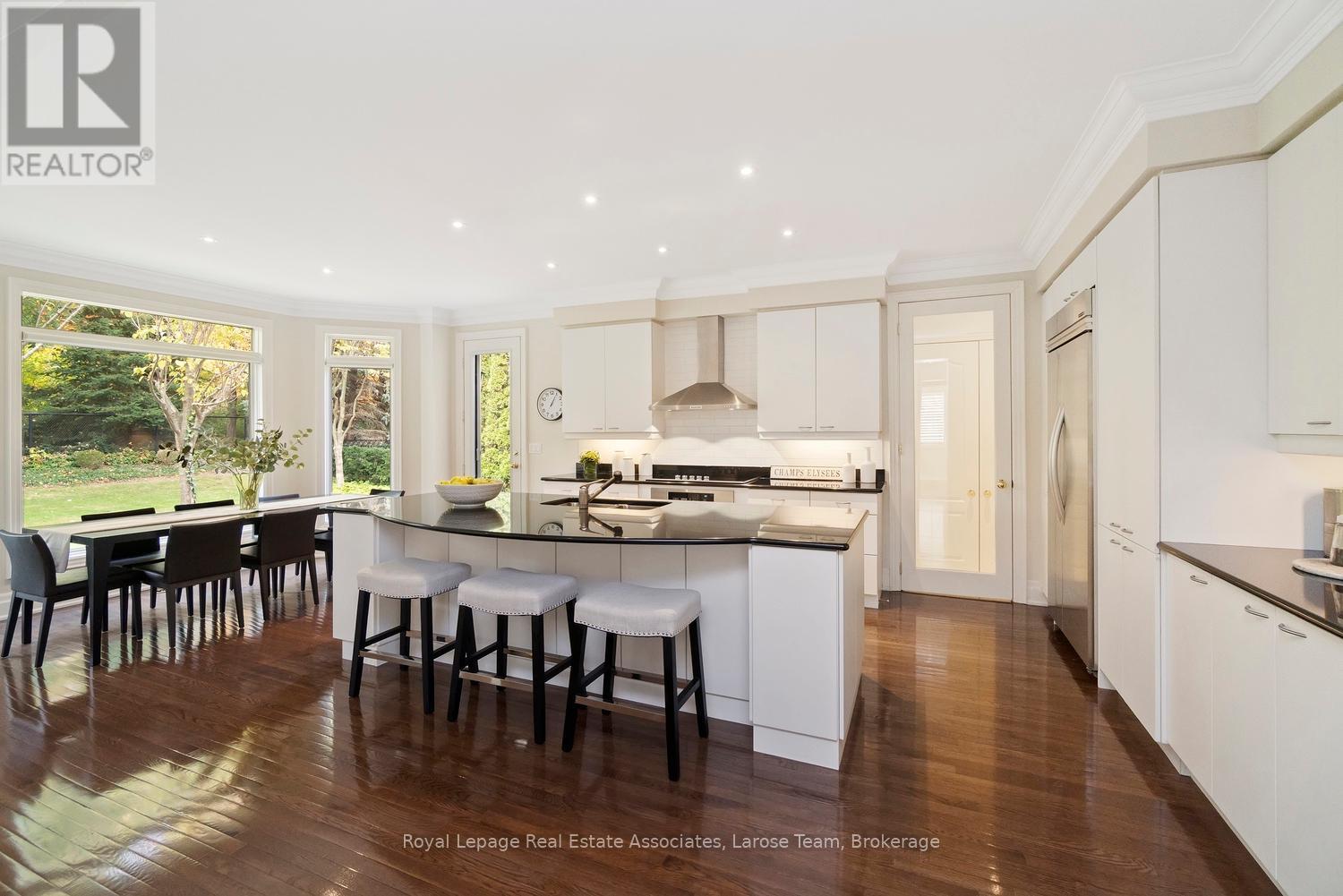 562 Gladwyne Court, Mississauga, Ontario  L5H 4L4 - Photo 19 - W12492952