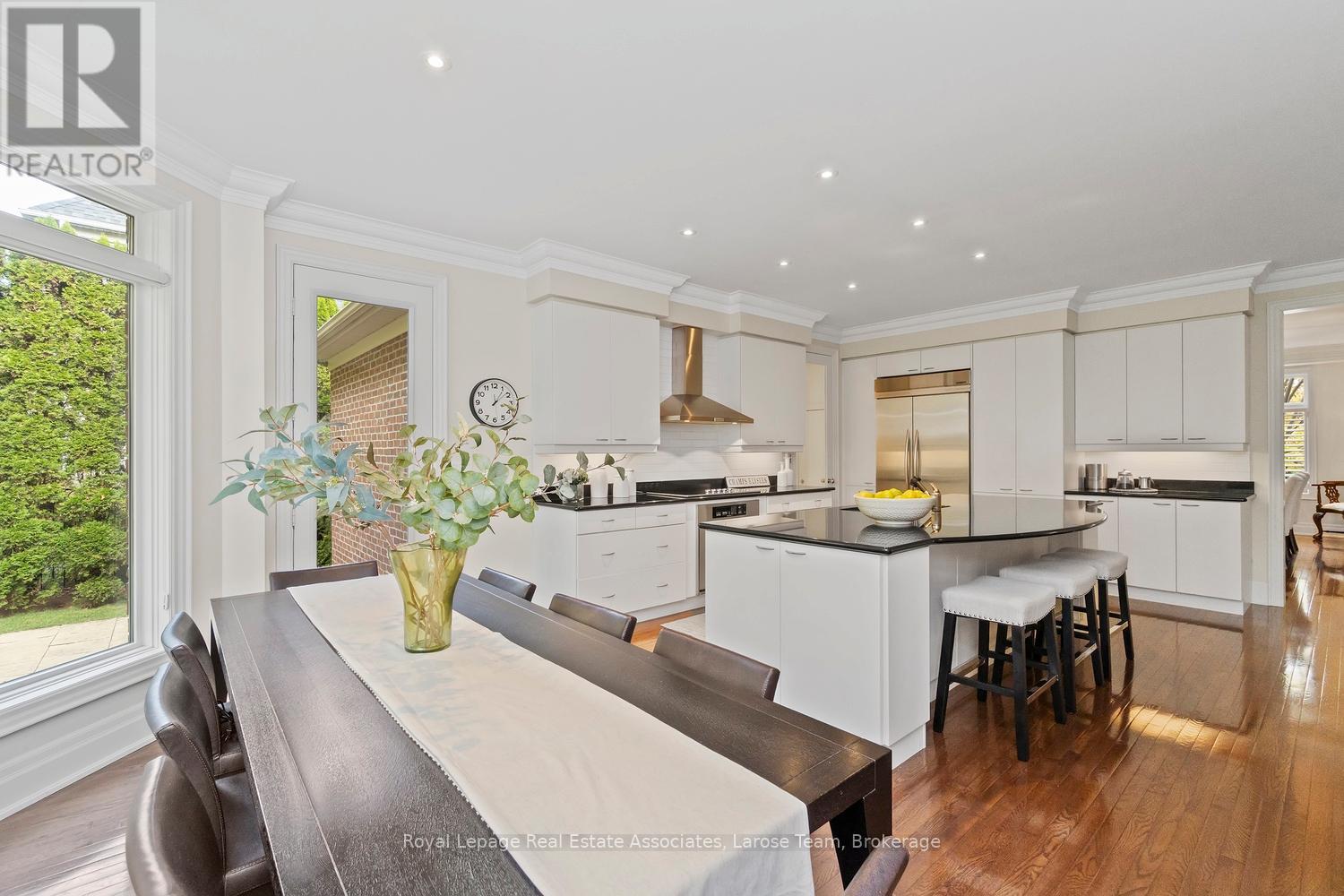 562 Gladwyne Court, Mississauga, Ontario  L5H 4L4 - Photo 22 - W12492952