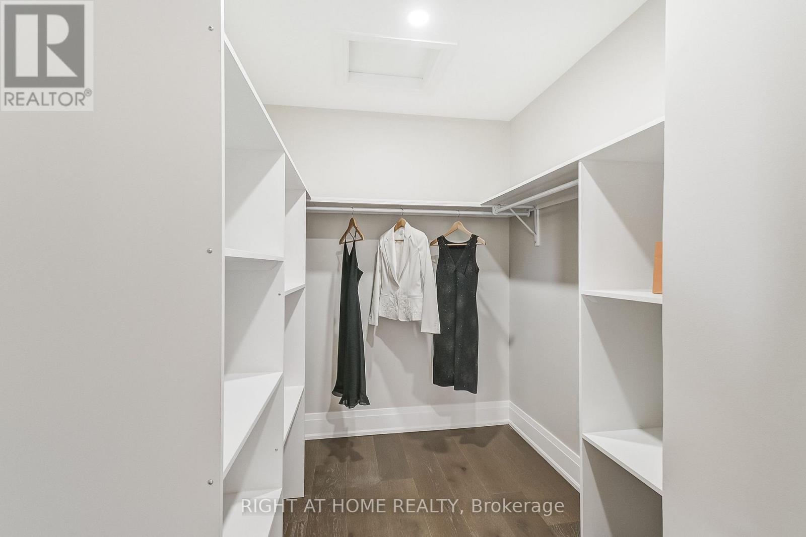 1308 Fieldcrest Lane, Oakville, Ontario  L6M 2N6 - Photo 24 - W12492954