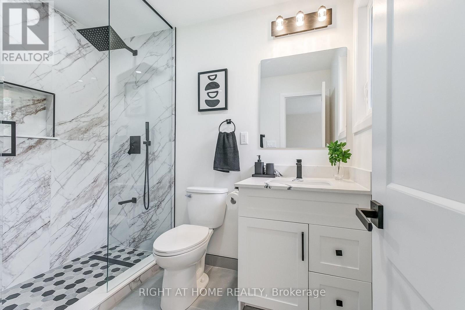 1308 Fieldcrest Lane, Oakville, Ontario  L6M 2N6 - Photo 35 - W12492954