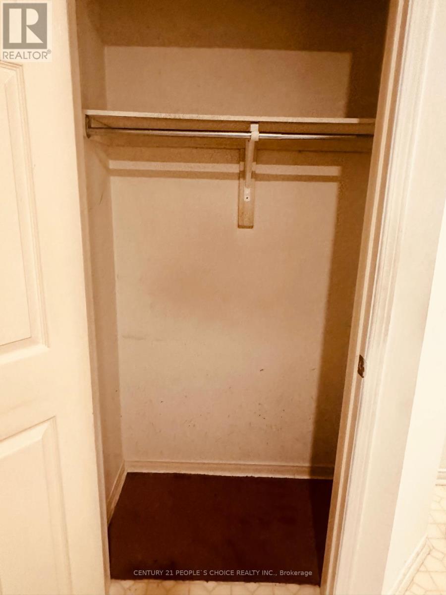 48 Yellow Brick Road, Brampton, Ontario  L6V 4L1 - Photo 14 - W12492958