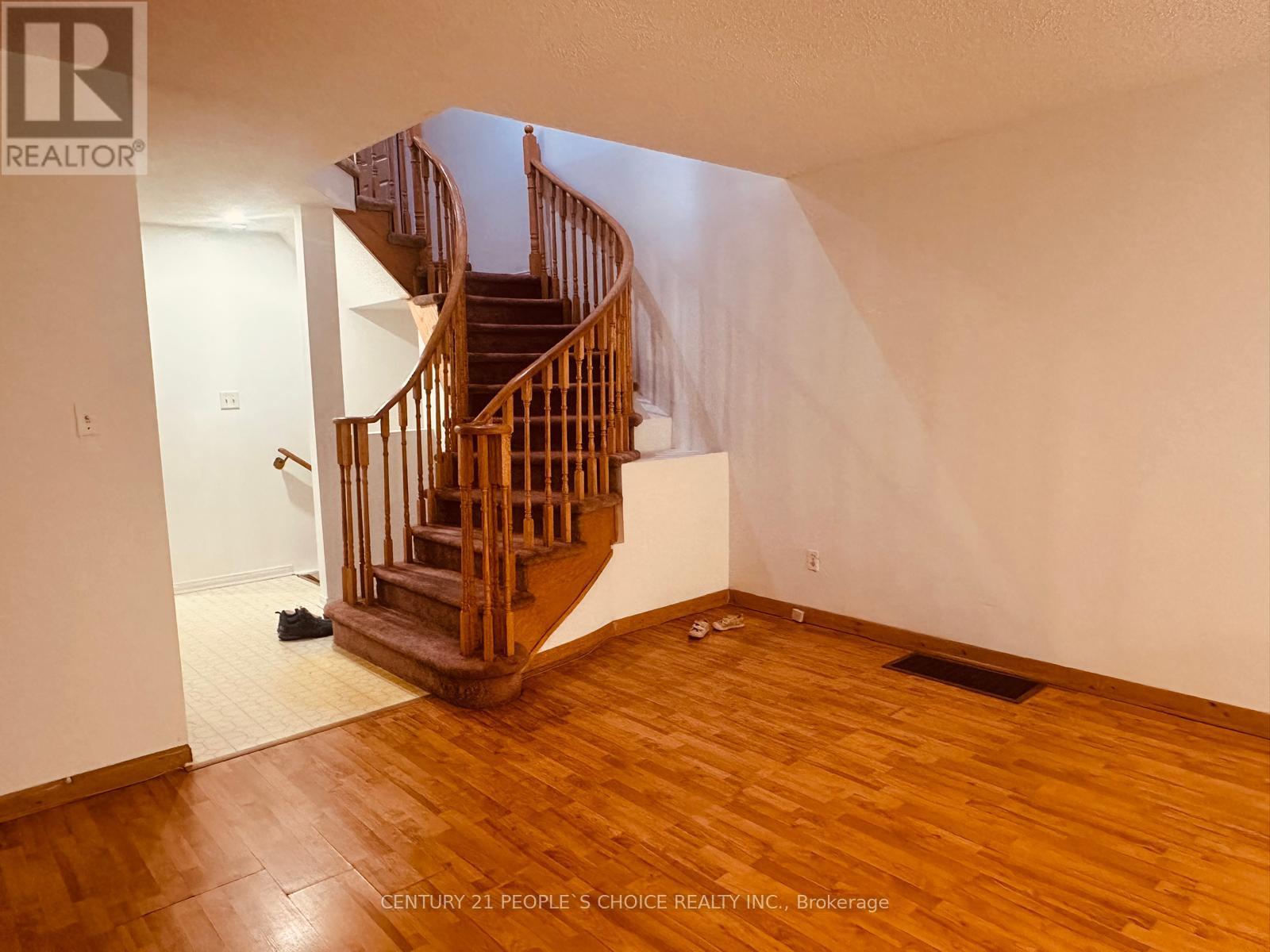 48 Yellow Brick Road, Brampton, Ontario  L6V 4L1 - Photo 6 - W12492958