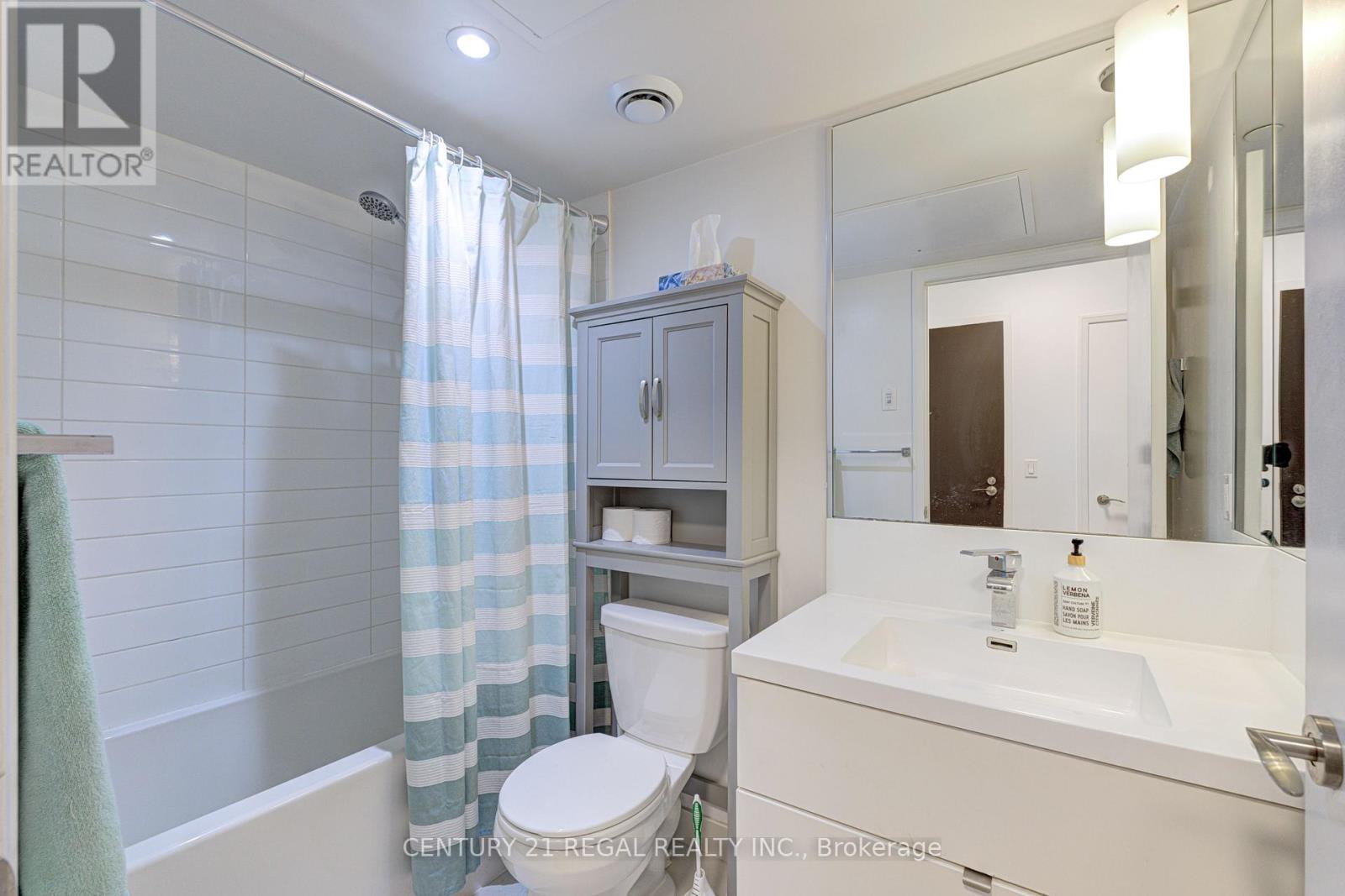 1410 - 9 Valhalla Inn Road, Toronto, Ontario  M9B 0B2 - Photo 4 - W12492966