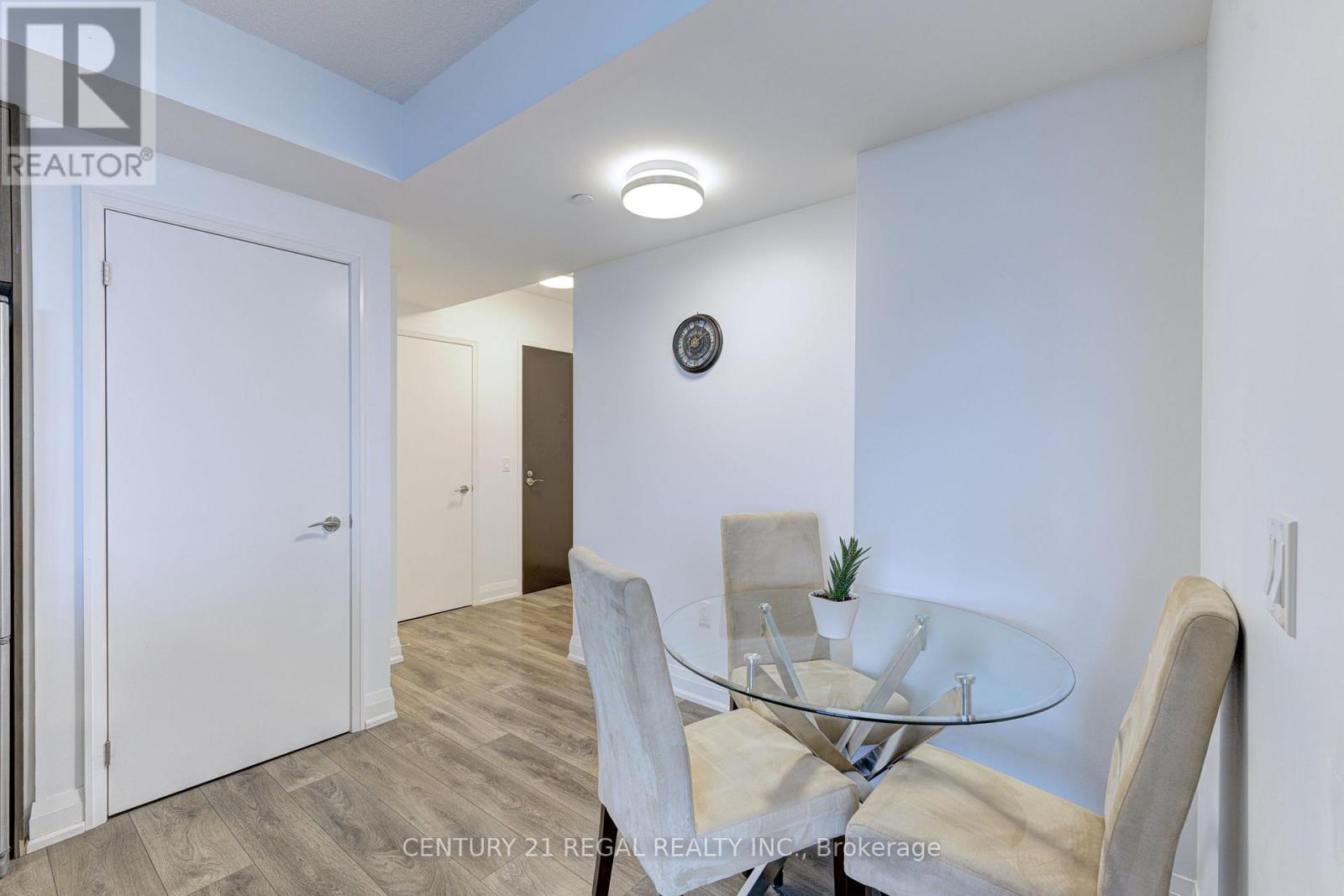 1410 - 9 Valhalla Inn Road, Toronto, Ontario  M9B 0B2 - Photo 5 - W12492966