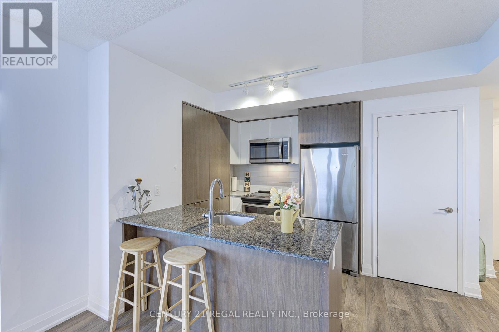 1410 - 9 Valhalla Inn Road, Toronto, Ontario  M9B 0B2 - Photo 6 - W12492966