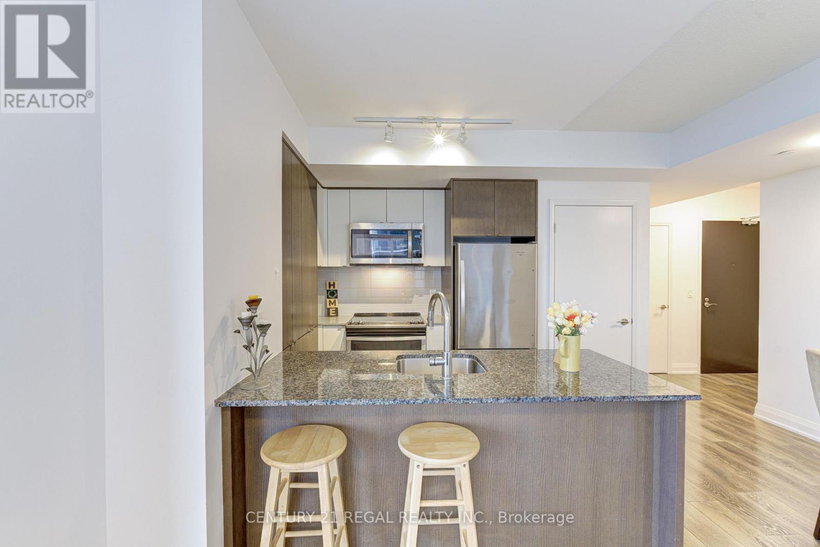 1410 - 9 Valhalla Inn Road, Toronto, Ontario  M9B 0B2 - Photo 7 - W12492966