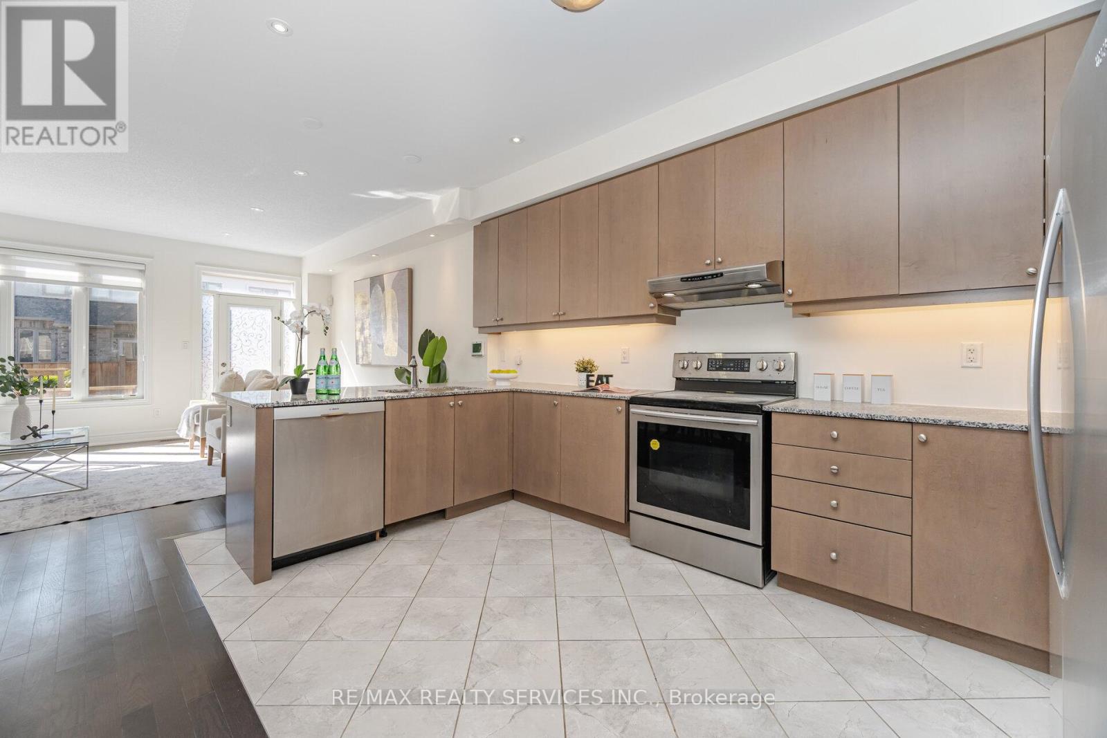 7 Lady Evelyn Crescent, Brampton, Ontario  L6Y 6C7 - Photo 17 - W12492970