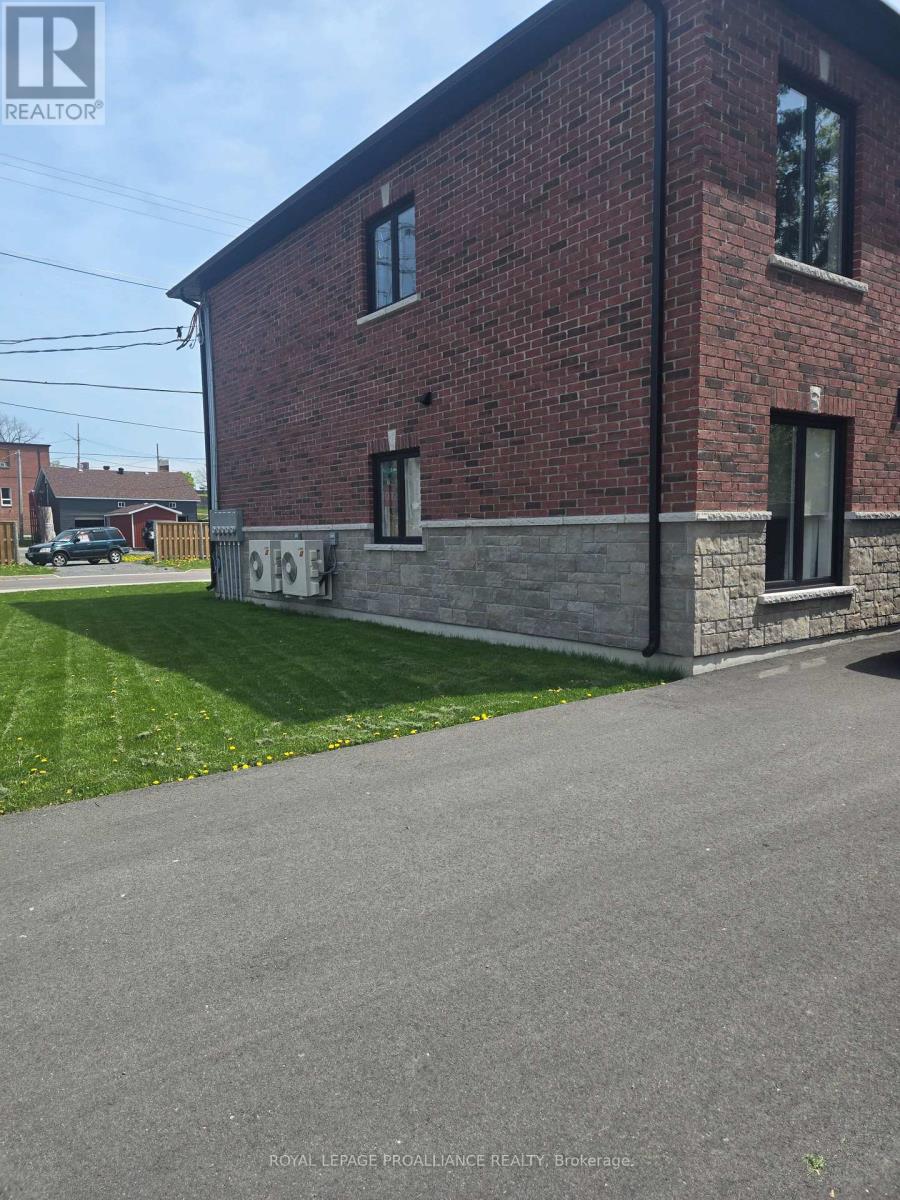 1 - 15 Bay Street, Quinte West, Ontario  K8V 1H2 - Photo 16 - X12481247
