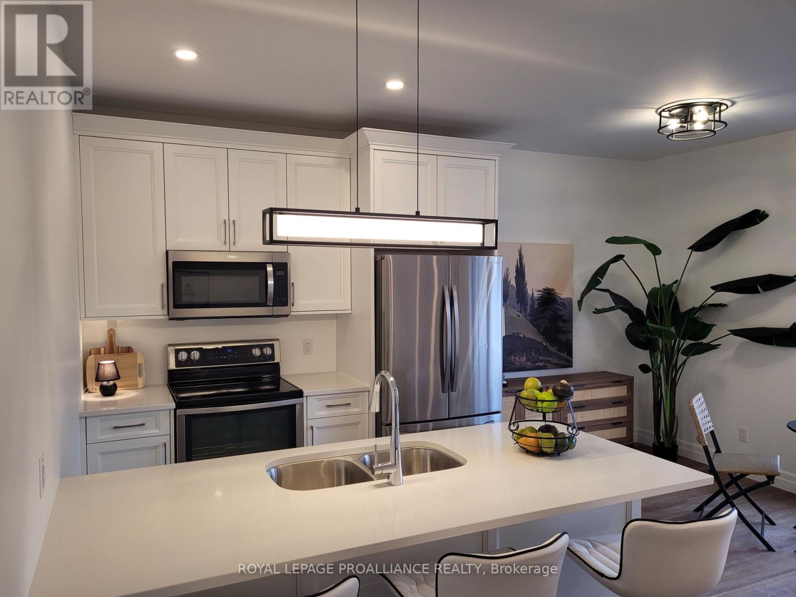 1 - 15 Bay Street, Quinte West, Ontario  K8V 1H2 - Photo 8 - X12481247