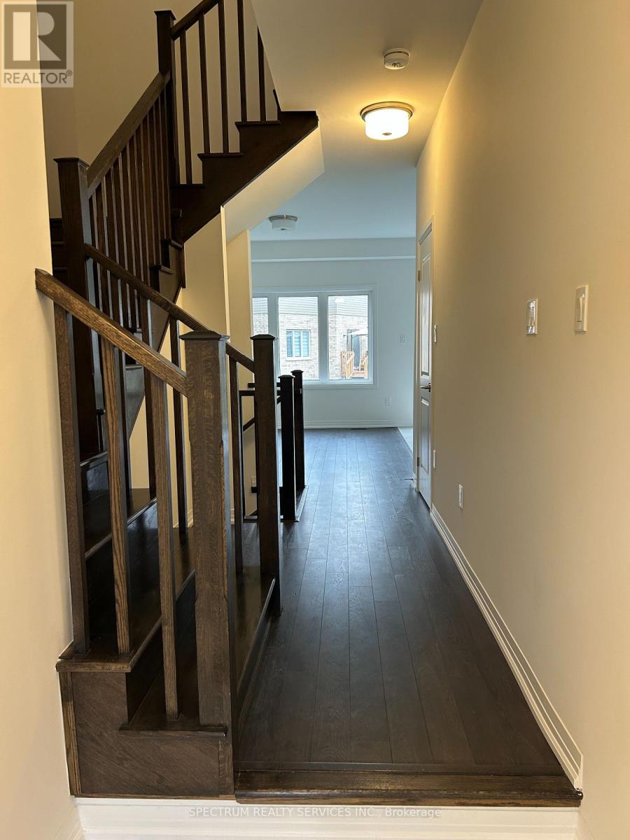 6 Ingalls Avenue, Brantford, Ontario  N3V 0B7 - Photo 2 - X12492910