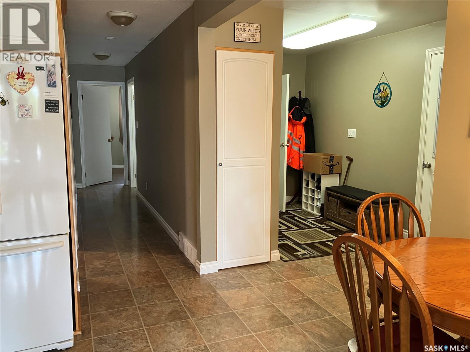 109 7th Avenue E, Nipawin, Saskatchewan  S0E 1E0 - Photo 11 - SK010782