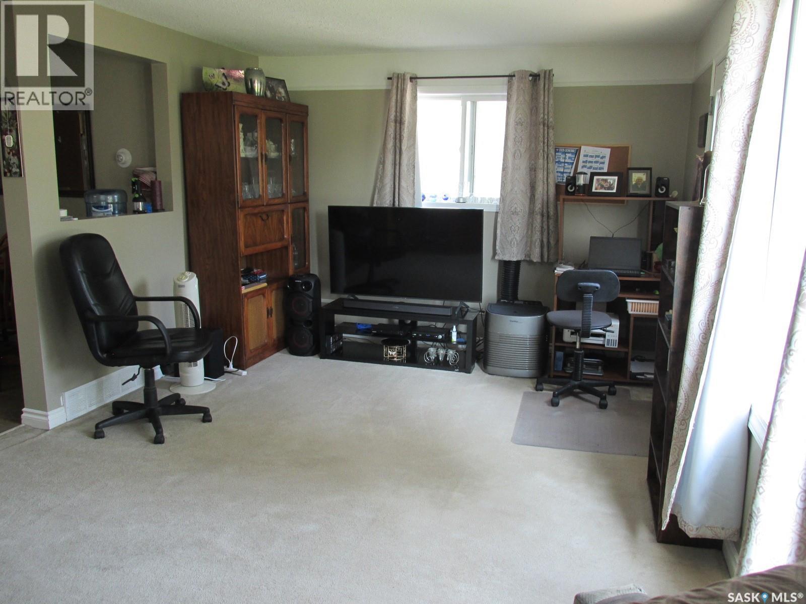 109 7th Avenue E, Nipawin, Saskatchewan  S0E 1E0 - Photo 15 - SK010782