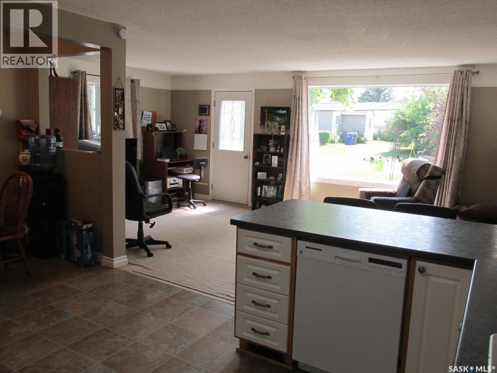 109 7th Avenue E, Nipawin, Saskatchewan  S0E 1E0 - Photo 14 - SK010782