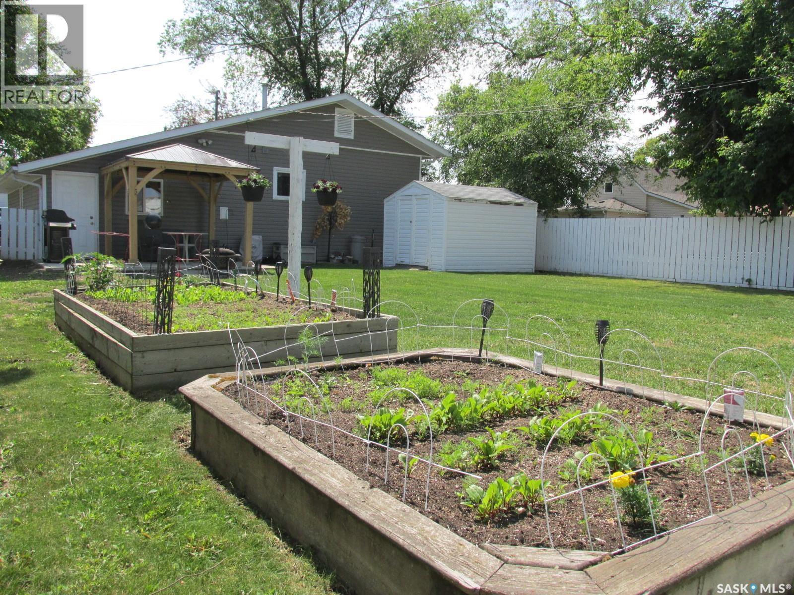 109 7th Avenue E, Nipawin, Saskatchewan  S0E 1E0 - Photo 45 - SK010782
