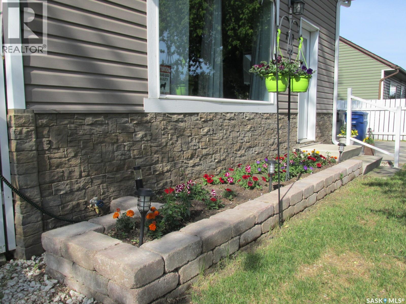 109 7th Avenue E, Nipawin, Saskatchewan  S0E 1E0 - Photo 46 - SK010782